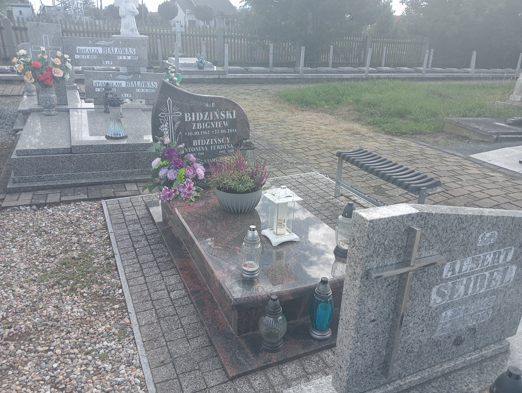 Grób Antonina Bidzińska